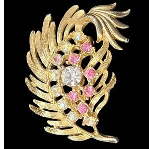 Glam Gerry's Feather Brooch‎ with Pink Rhinestones – Fairycore Vintage Chic